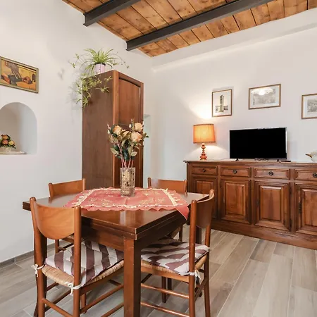 Nyaraló Casa Pifaro *